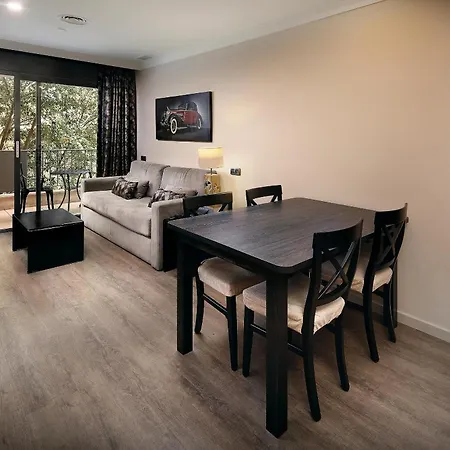 Apartaments-hotel Hispanos 7 Suiza 4*