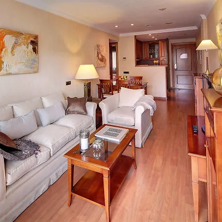 Apartaments-hotel Hispanos 7 Suiza 4*